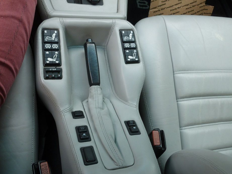 Illustration for article titled For $15,000, This 1986 BMW L7 Is The Lap of Luxury